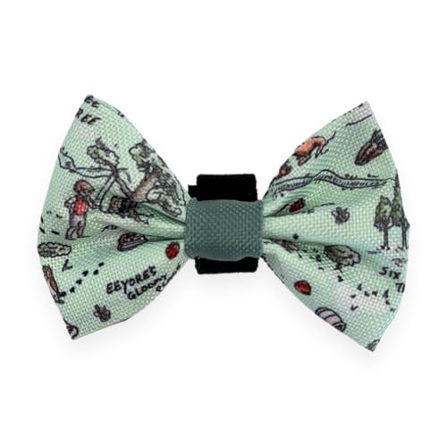 Pawesome Paws Boutique 100 Aker Woods Disney Fliege für Hunde, Oxford-Gewebe mit einfachem Verschluss für stilvolle Hunde von Pawsome Paws Boutique