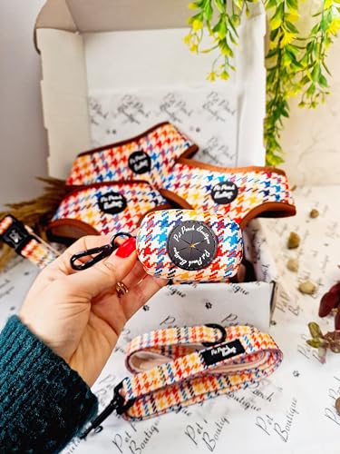 Pet Pooch Boutique Hundekotbeutelhalter mit Löwenherz und Hahnstöcken Pet Pooch Boutique Hundekotbeutelhalter mit Löwenherz und Hahnstöcken von Pet Pooch Boutique