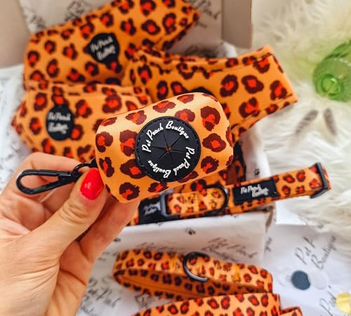 Pet Pooch Boutique Spiced Honey Leopard Hundekotbeutelhalter Pet Pooch Boutique Spiced Honey Leopard Hundekotbeutelhalter von Pet Pooch Boutique