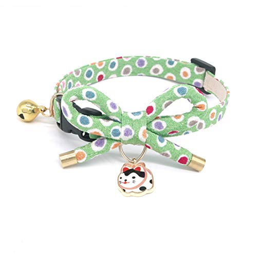 PetSoKoo Katzenhalsband mit Schleife und Glöckchen Japanisches buntes Punktemuster Glückskatzenanhänger Sicherheitsverschluss weich für Mädchen und Jungen, männlich und weiblich, Grün von PetSoKoo