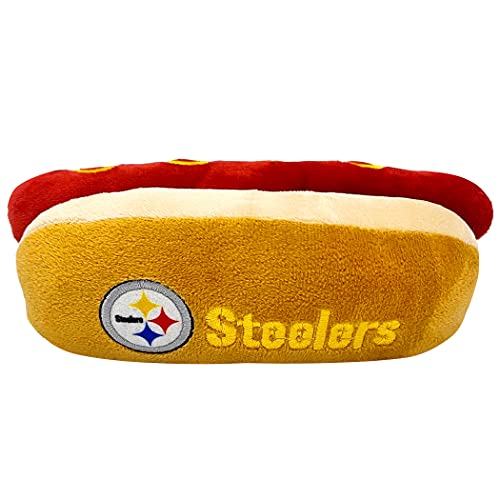 NFL Pittsburgh Steelers HOT Dog Plüsch Hund & Katze Quietschspielzeug - Niedliches Hot-Dog-Snack Plüschspielzeug für Hunde & Katzen mit innerem Quietscher & schönem Fußball-Teamname/Logo von Pets First