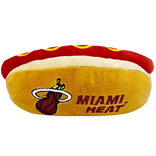 Pets First NBA Miami Heats Hot Dog Plüsch Hund & Katze Quietschspielzeug – Niedliches Hot-Dog Snack Plüschtier für Hunde & Katzen mit innerem Quietscher & schönem Basketball-Team-Name/Logo Pets First NBA Miami Heats Hot Dog Plüsch Hund & Katze Quietschspielzeug – Niedliches Hot-Dog Snack Plüschtier für Hunde & Katzen mit innerem Quietscher & schönem Basketball-Team-Name/Logo von Pets First
