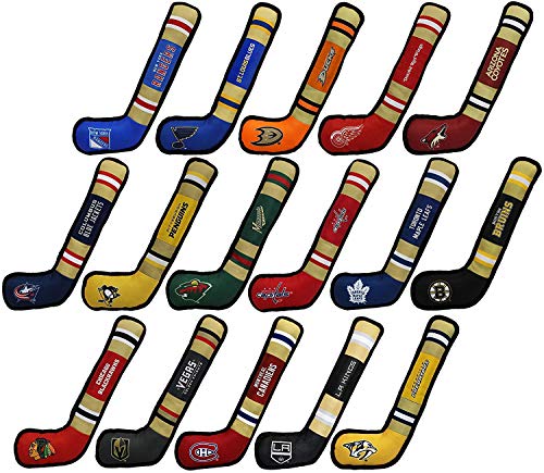 Pets First NHL LAS Vegas Golden Knights Stick-Spielzeug für Hunde und Katzen. Spielen Sie Hockey mit Ihrem Haustier mit diesem lizenzierten Hundespielzeug. 40,6 cm lang von Pets First