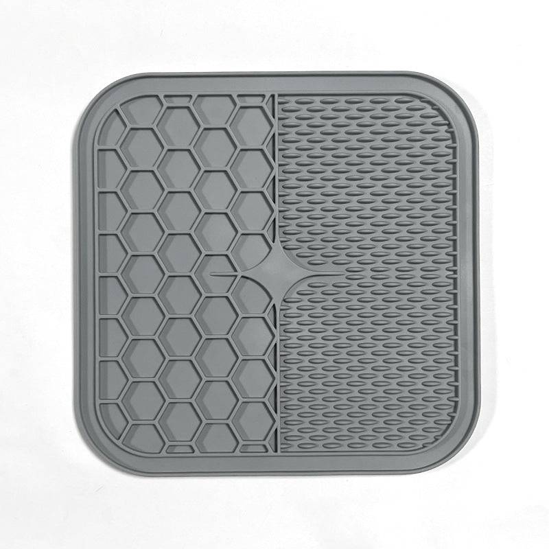 LECKMATTE - Antistress Spielmatte Für Hunde Mit Hochwertigem Silikon 15x15 cm – grau LECKMATTE - Antistress Spielmatte Für Hunde Mit Hochwertigem Silikon 15x15 cm – grau von Pfoten-Boutique