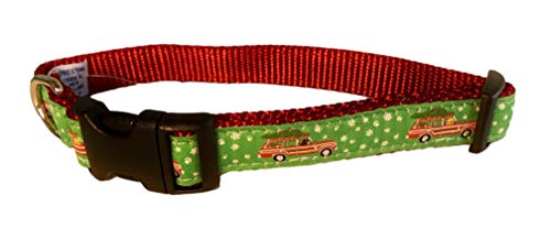 Preston Weihnachtswagen Hundehalsband für die Feiertage - Bahnwagen mit Weihnachtsbäumen und Schneeflocken auf grünem Band mit rotem Nylongewebe (extra klein) von Preston Inc