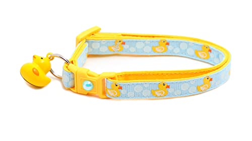 Gummi Katzenhalsband mit Entenglocke, verstellbar, Übergröße oder Kätzchenhalsband, sicheres Halsband (4,5 kg und mehr), hellblau) von Pugs to Persians