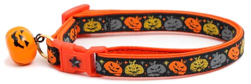 Halloween-Katzenhalsband mit Glöckchen, Sicherheits-Halsband, verstellbar, Größe L oder Kätzchenhalsband (goldfarbene Jack-O-Laternen auf Schwarz, Größe L (4,5 kg und höher) von Pugs to Persians