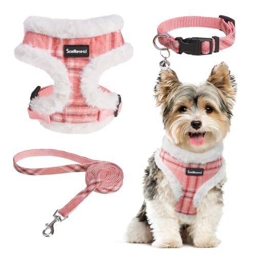 SCENEREAL Hundegeschirr, Halsband und Leine, warmes Fleece, kein Ziehen, Welpengeschirr, verstellbares Halfter für kleine Haustiere, für Spaziergänge im Freien, Rosa kariert, Größe XS SCENEREAL Hundegeschirr, Halsband und Leine, warmes Fleece, kein Ziehen, Welpengeschirr, verstellbares Halfter für kleine Haustiere, für Spaziergänge im Freien, Rosa kariert, Größe XS von SCENEREAL
