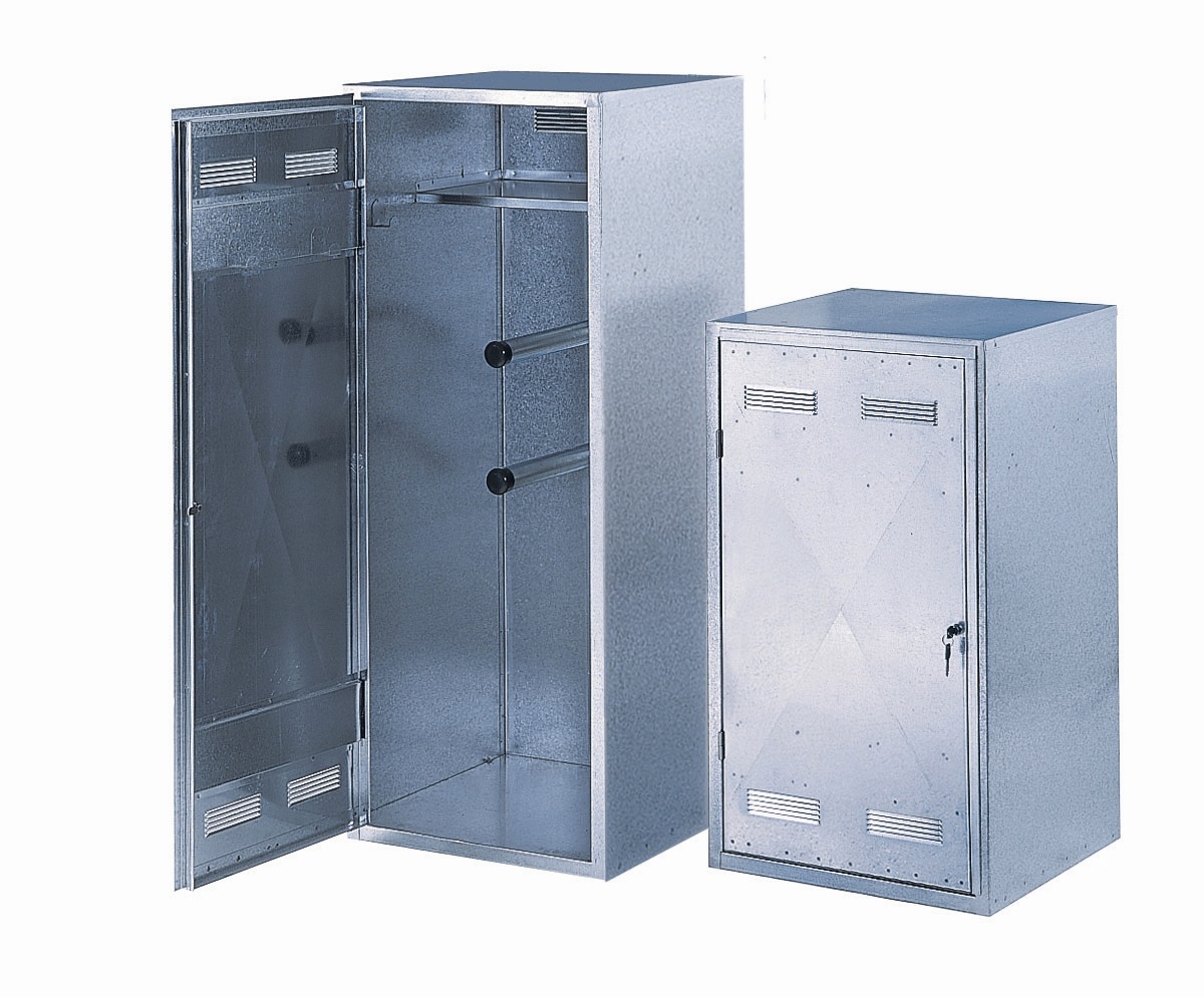 STRÖH Sattelschrank 150 x 60 x 60 cm Mit Rundrohrstützen & Trensenhaken STRÖH Sattelschrank 150 x 60 x 60 cm Mit Rundrohrstützen & Trensenhaken von STRÖH