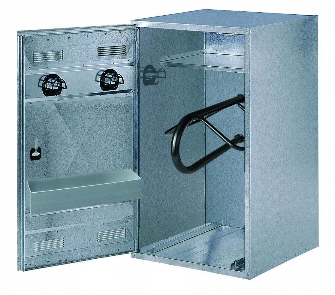 STRÖH Sattelschrank 180 x 70 x 75 cm Mit Westernsattelhalter & Trensenhaltern STRÖH Sattelschrank 180 x 70 x 75 cm Mit Westernsattelhalter & Trensenhaltern von STRÖH