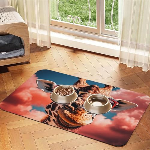 Giraffe mit Sonnenbrille Hundefuttermatten für Böden, rutschfeste, super saugfähige Haustierfuttermatte, Geschirrspüler-Hundematte für Futter und Wasser, niedlich, Gummi, schnell trocknend, 40,6 x 61 von STVYUKL