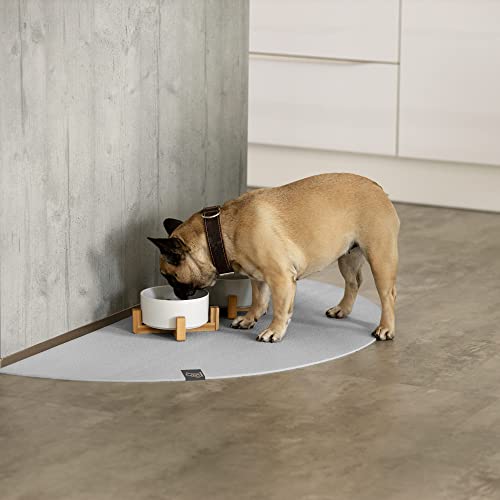 SanoZoo® Napfunterlage - Öko-TEX - Made in Germany - rutschfeste Futtermatte für Hunde & Katzen Halbrund 30x60cm Hellgrau, wasserfest von SanoZoo