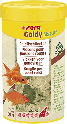 sera Goldy Nature 250 ml - Goldfischfutter für gesundes Wachstum & prächtige Farben, Fischfutter fürs Aquarium, Flockenfutter mit hoher Futterverwertbarkeit und somit weniger Algen von sera