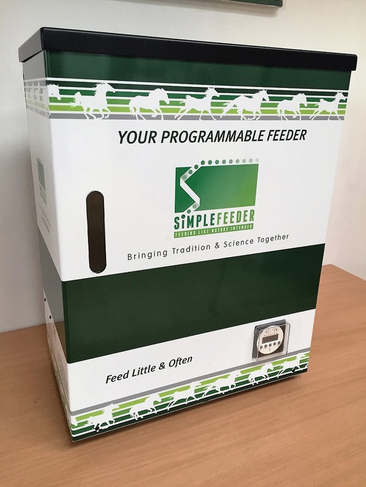 SiMPLEFEEDER - Leisure C102X Futterautomat Für Cubes, Pellets und trockene Müsils SiMPLEFEEDER - Leisure C102X Futterautomat Für Cubes, Pellets und trockene Müsils von Simplefeeder