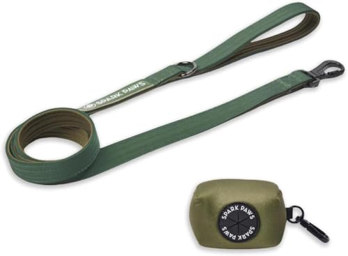 Spark Paws Premium Dog Leash & Poop Bag Set - Heavy-Duty Alloy Hook for Strong Pulling Breeds - Comfortable, Durable & Secure - Green von Spark Paws