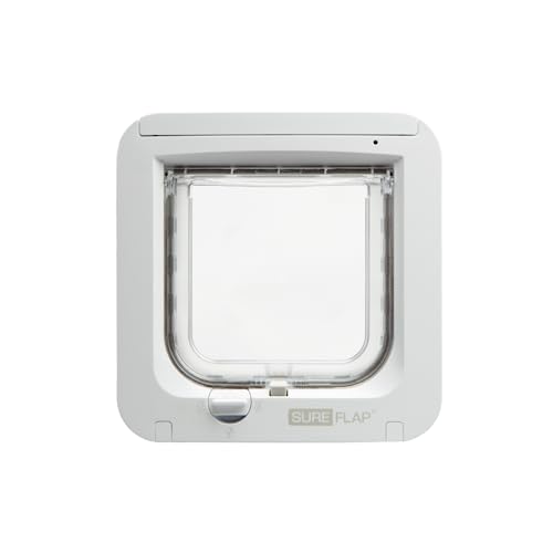 Sure Petcare SureFlap Mikrochip Katzenklappe, mit RFID-Halsbandanhänger und Mikrochip kompatibel, EIN-Tasten-Steuerung, zur Installation in Türen, Weiß, 4 AA Batterien erforderlich, Nicht enthalten von SureFlap