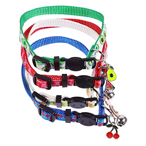 TOYANDONA 4 Stück Buntes Teiliges Katzenhalsband im Sommerfrucht Stil mit Glöckchen Verstellbar Leicht für Kleine Kätzchen für Partys und Besondere Anlässe TOYANDONA 4 Stück Buntes Teiliges Katzenhalsband im Sommerfrucht Stil mit Glöckchen Verstellbar Leicht für Kleine Kätzchen für Partys und Besondere Anlässe von TOYANDONA