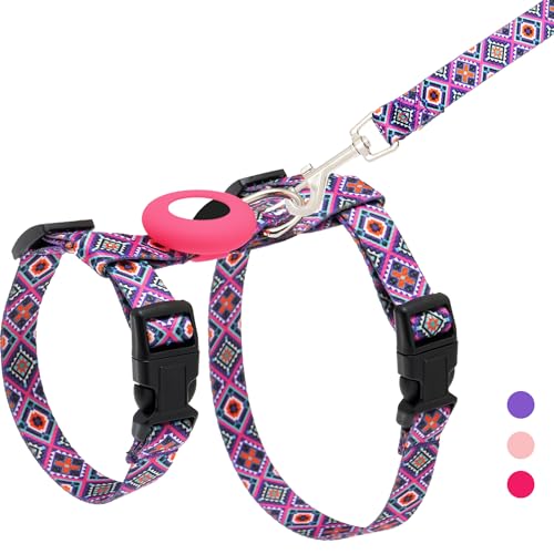 TUKOAW Katzengeschirr und Leine, ausbruchsicher, für Spaziergänge, Reisen, Outdoor, weiches Nylon, verstellbar, niedliches Katzengeschirr, Leinenset mit Airtag-Halter für kleine, mittelgroße und große TUKOAW Katzengeschirr und Leine, ausbruchsicher, für Spaziergänge, Reisen, Outdoor, weiches Nylon, verstellbar, niedliches Katzengeschirr, Leinenset mit Airtag-Halter für kleine, mittelgroße und große von TUKOAW