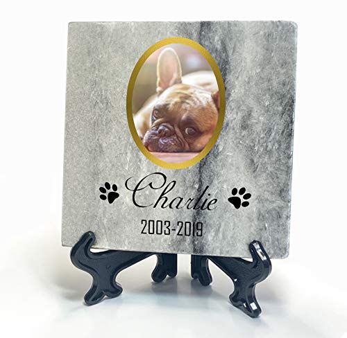 TULLUN Individueller Personalisiert Grau Natur Marmor Gedenkstein + Ständer für Hund, Katze und andere Haustiere - Größe 10 x 10 cm - Goldrahmenfoto von TULLUN