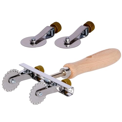 Tagliapasta Teigschneider für Blätterteig mit 2 einstellbaren glatten Klingen + Sparset mit 2 gezahnten Klingen, Durchmesser 36 mm aus Edelstahl und Holzgriff Tagliapasta Teigschneider für Blätterteig mit 2 einstellbaren glatten Klingen + Sparset mit 2 gezahnten Klingen, Durchmesser 36 mm aus Edelstahl und Holzgriff von Tagliapasta