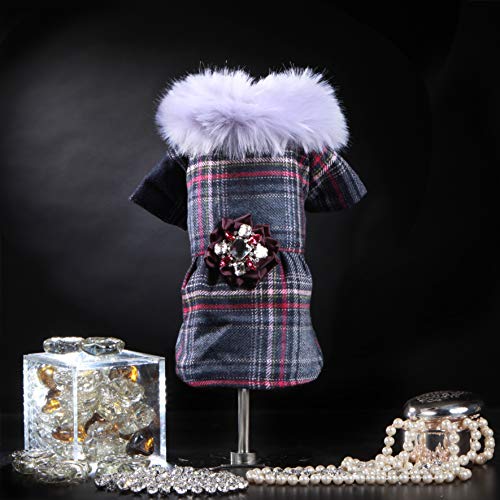 Trilly Tutti Brilli Belen Schottischer Mantel mit Brosche mit lila Kristallen, Größe L - 1 Produkt Trilly Tutti Brilli Belen Schottischer Mantel mit Brosche mit lila Kristallen, Größe L - 1 Produkt von Trilly Tutti Brilli