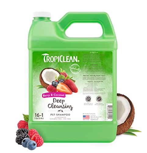 TropiClean Shampoo für Haustiere - Tiefenreinigung - Reinigt, Spendet Feuchtigkeit, Pflegt Haut & Fell I Für Hunde & Katzen I Frei von Paraben, Farbstoffen, Seife - Beere & Kokosnuss, 3.78 L von Tropiclean