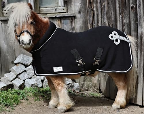 Zaraa Abschwitzdecke Paradedecke mit Kragen Anti Pilling Fleece Schwarz Silber- oder Goldfarben, Rosegold Minishetty Shetty Welsh Pony 70 80 90 100 110 (Schwarz/Silberfarben, 100) von Tysons Breeches