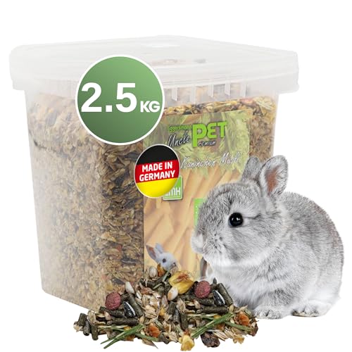 Eggersmann Uncle Pet 2,5 kg Kaninchenfutter - Premium Kaninchen Müsli - Kaninchen Futter mit der natürlichen Kraft aus Kräutern und Karotten - Kaninchenzubehör (2,5 kg Eimer) von UNCLE PET