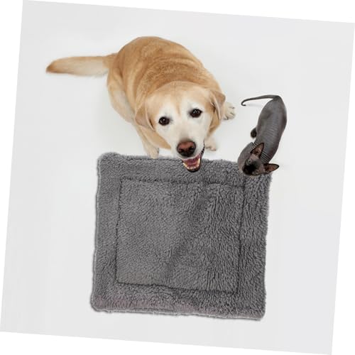 UPKOCH Großes Graues Kuschelnest aus Lammfell für Kaninchen Meerschweinchen Hamster und Kleintiere Weiche Warme Schlafmatte mit Extra Dicker Polsterung als Plüschbett und Einstreu für von UPKOCH