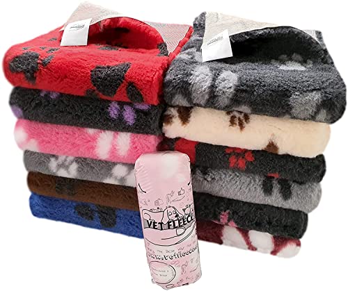 Vet Fleece Wurfunterlage für Hunde/Katzen, mit Pfoten-Muster, zum Aufrollen, aus Fleece, rutschfeste Unterseite von Vet Fleece