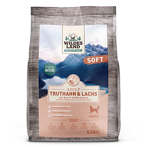 Wildes Land - Halbfeuchtes Trockenfutter für Hunde - Truthahn & Lachs - 1,5 kg - Soft mit Reis und Wildkräutern - Glutenfrei - Extra viel Fleisch - Für alle Hunderassen - Beste Akzeptanz von WILDES LAND