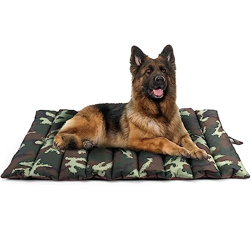 XIAPIA wasserdichte Hundematte für Outdoor, Waschbares Hundebett, Antistatik, Hygienisch, Faltbar, Große Reisedecke für Haustier 110x68 cm (Tarngrün) von XIAPIA