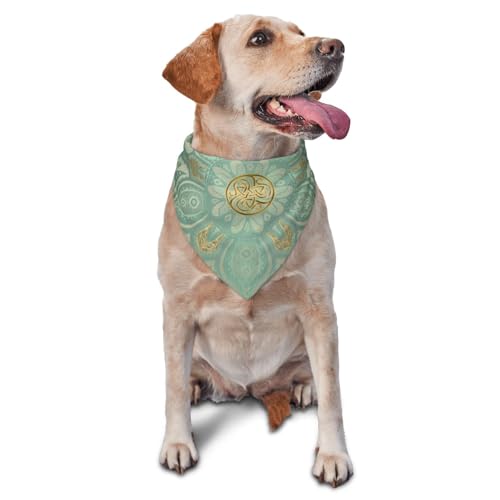 Weiches Salbeigrün und Gold Keltisches MandalaHunde-Bandanas Katzen-Welpen-Schals Waschbares Haustier-Taschentuch von YOFIEN