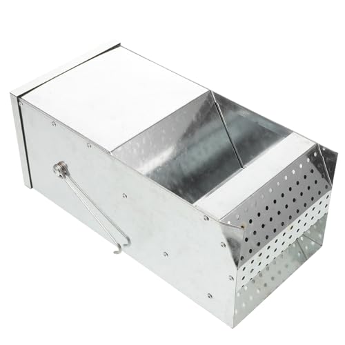 Yardwe Metall-futtertrog mit Magnetischem Deckel und Seitengriffen Verzinkter Kaninchen Geflügelfutterspender für Kleine Tiere Wie Kaninchen Frettchen Hühner und Enten Platzsparend und Yardwe Metall-futtertrog mit Magnetischem Deckel und Seitengriffen Verzinkter Kaninchen Geflügelfutterspender für Kleine Tiere Wie Kaninchen Frettchen Hühner und Enten Platzsparend und von Yardwe