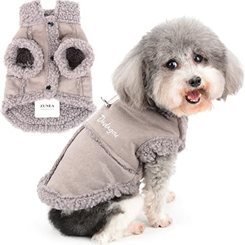 Zunea Hunde Wintermantel für Kleine Hunde Scheren Fleece Hundejacke Mantel Warme Welpen Bekleidung Weiches Haustierweste mit D-Ring Winddicht Kaltes Wetter Kleidung für Chihuahua Yorkie Grau L Zunea Hunde Wintermantel für Kleine Hunde Scheren Fleece Hundejacke Mantel Warme Welpen Bekleidung Weiches Haustierweste mit D-Ring Winddicht Kaltes Wetter Kleidung für Chihuahua Yorkie Grau L von Zunea