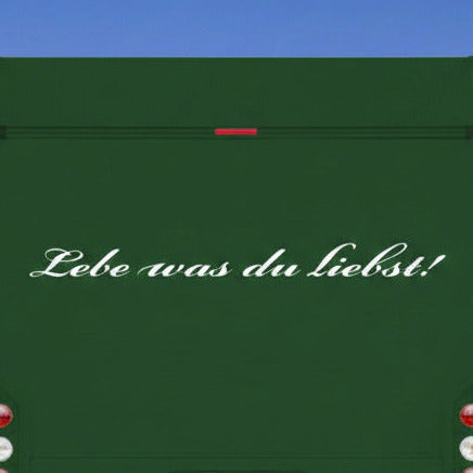 „Lebe was du liebst" Aufkleber – Wohnmobil & Camper | amberdog® - 120x10cm / Weiß