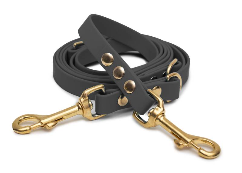 Biothaneleine Grau 20mm / 2.50m / Bolzenkarabiner Gold Biothaneleine Grau 20mm / 2.50m / Bolzenkarabiner Gold von EMMY&PEPE