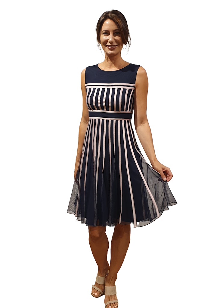 Kleid, Rundhals, ohne Arm