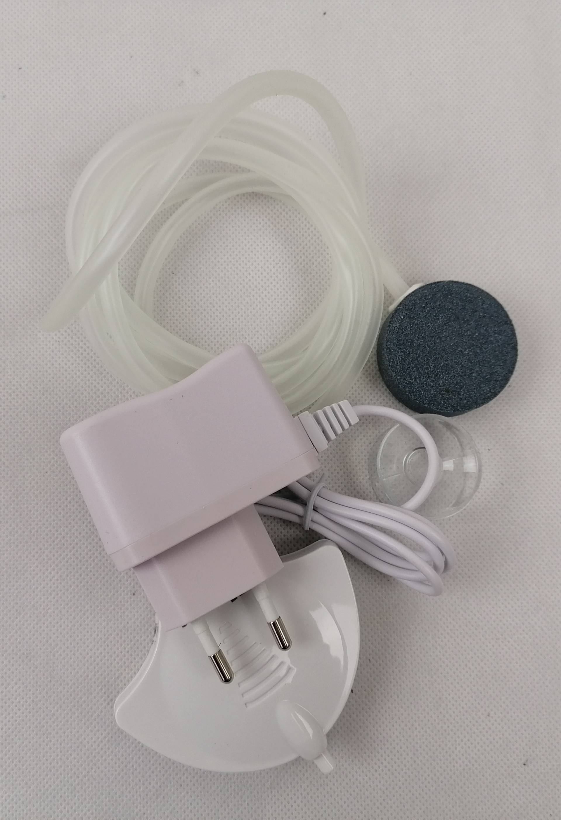 Nano Aquarienluftpumpe weiß manta 18l/h mit hochmoderner Piezotechnologie, Manta Nano Aquarienluftpumpe weiß manta 18l/h mit hochmoderner Piezotechnologie, Manta