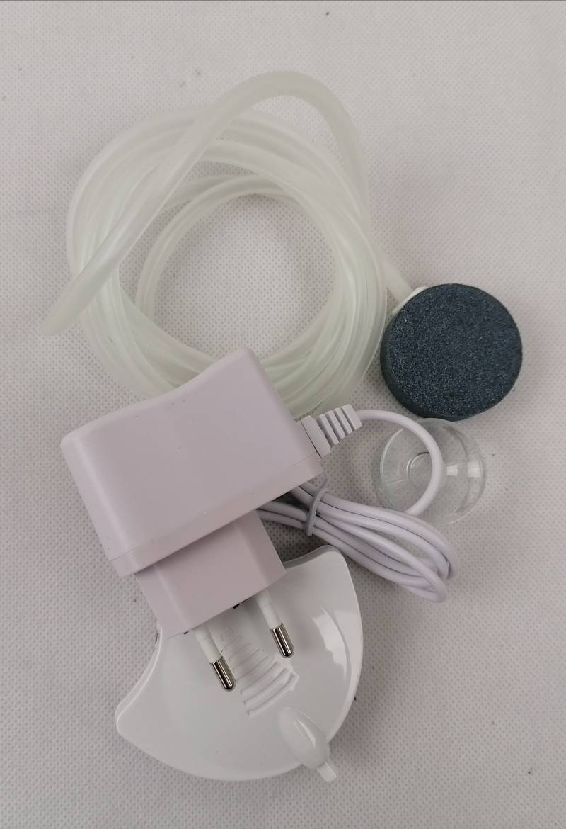 Nano Aquarienluftpumpe weiß manta 18l/h mit hochmoderner Piezotechnologie, Manta