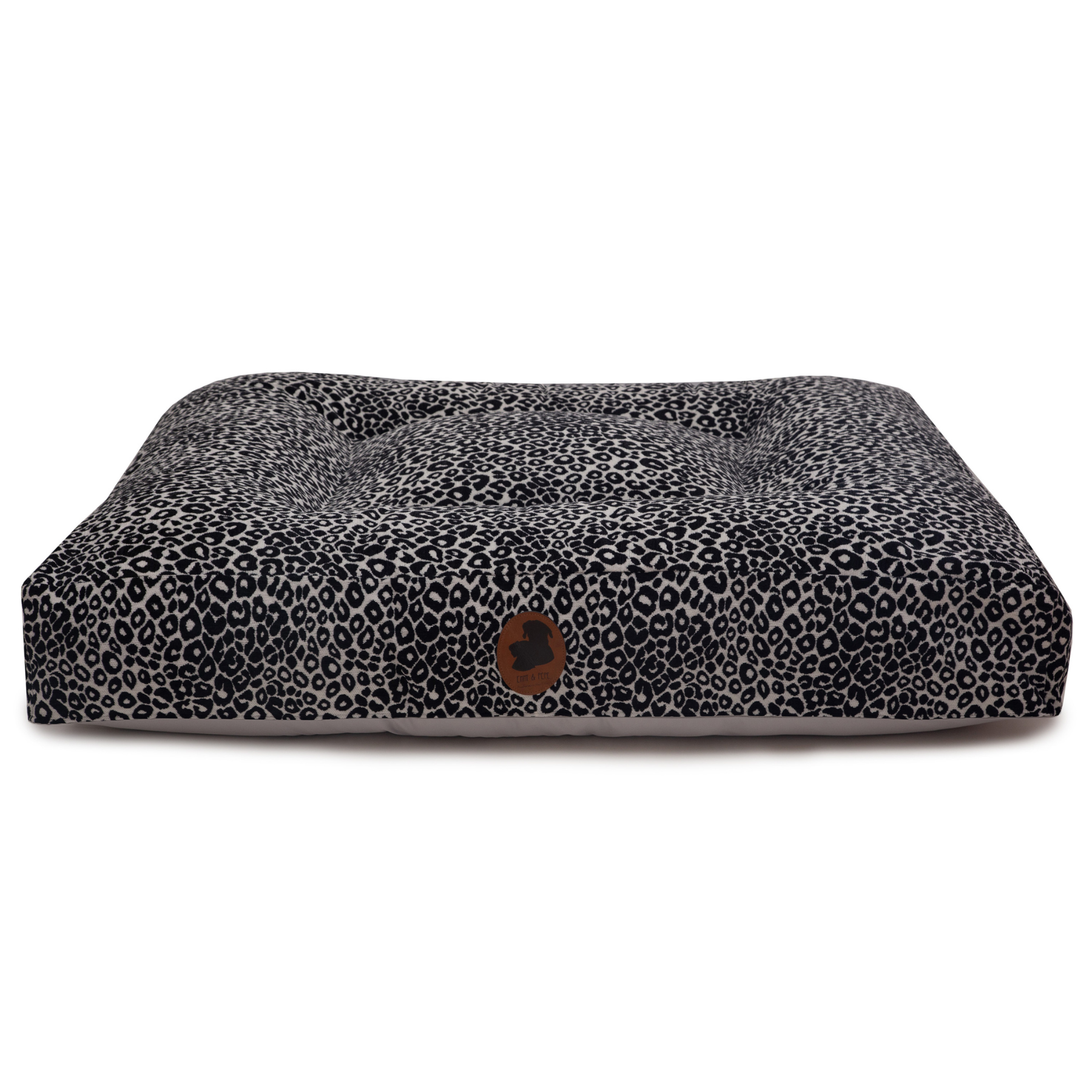 Wau-Bed Leo Leo Cruella / Eckig / S (80x60cm) von EMMY&PEPE