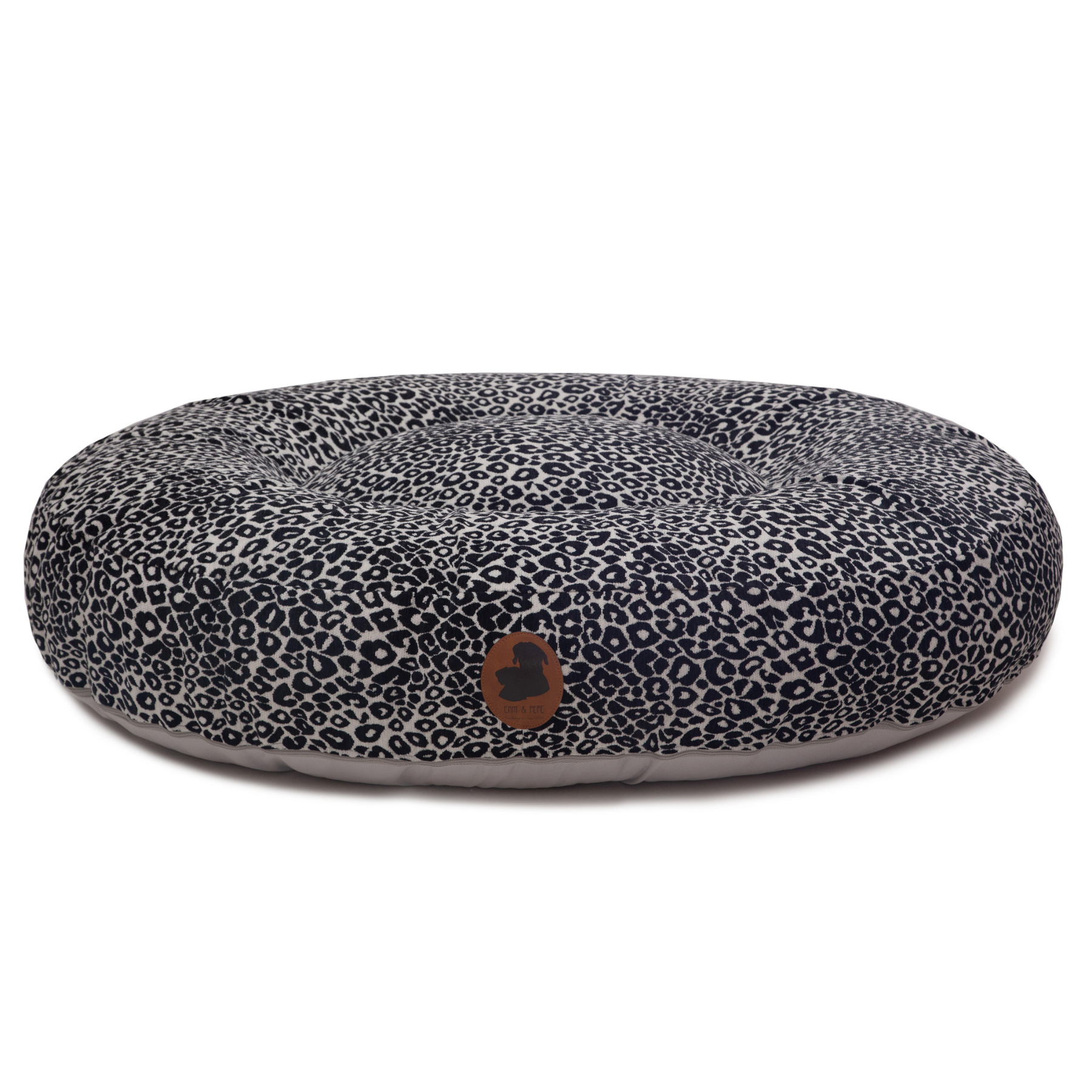 Wau-Bed Leo Leo Cruella / Oval / S (80x60cm) von EMMY&PEPE