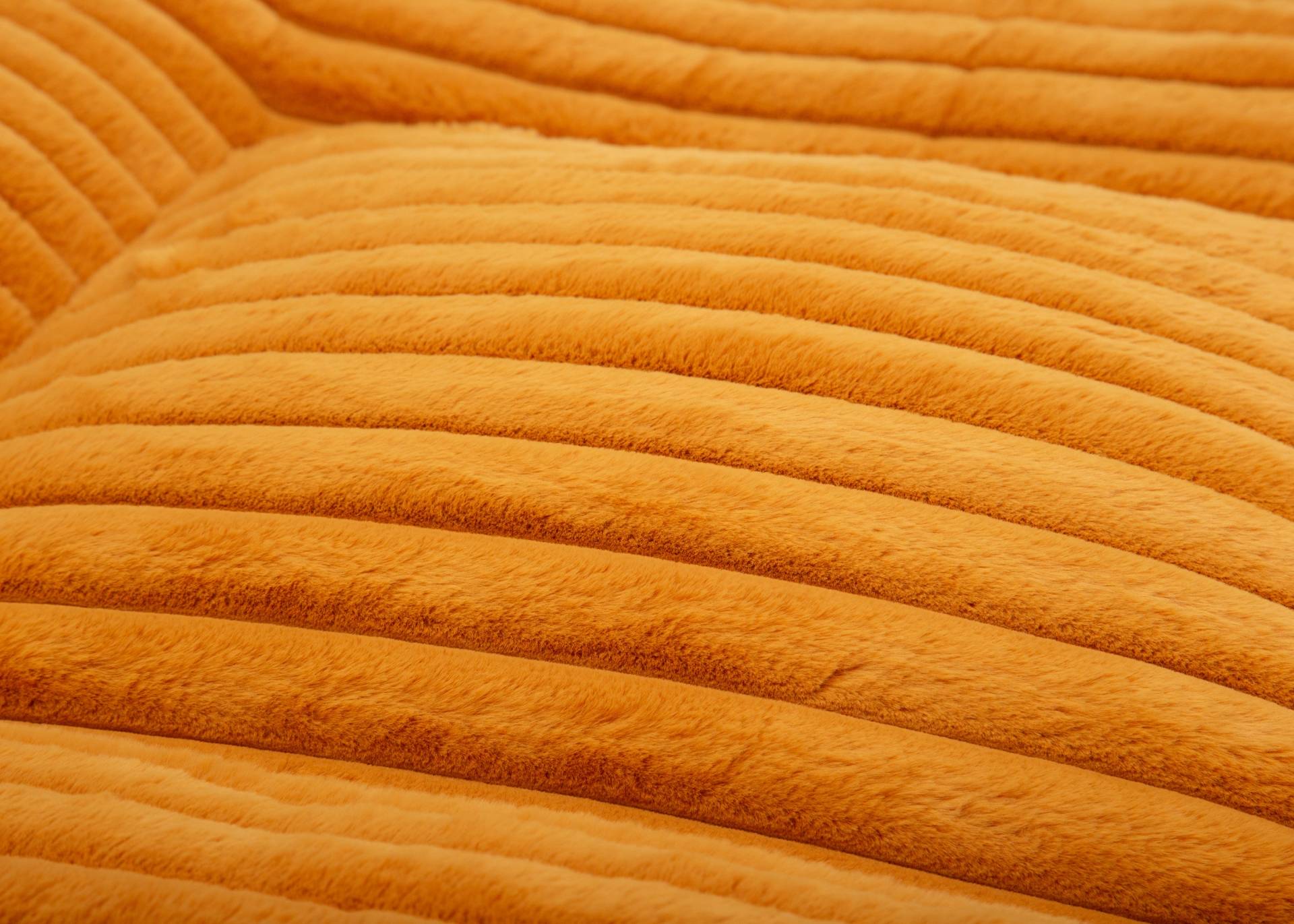Wau-Floor Kuschelcord Mustard Big / XL (140x120cm) / 3cm von EMMY&PEPE