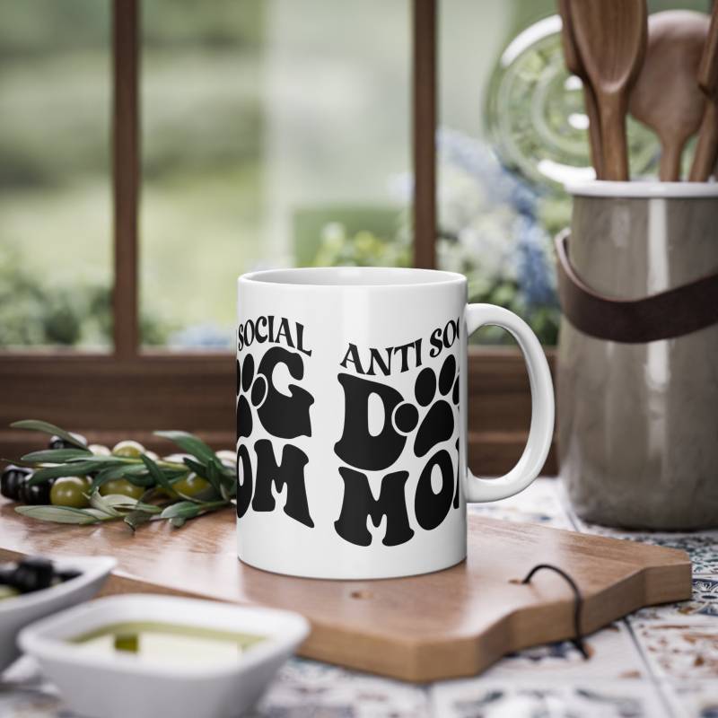 Weiße Tasse "Anti Social Dog Mom"