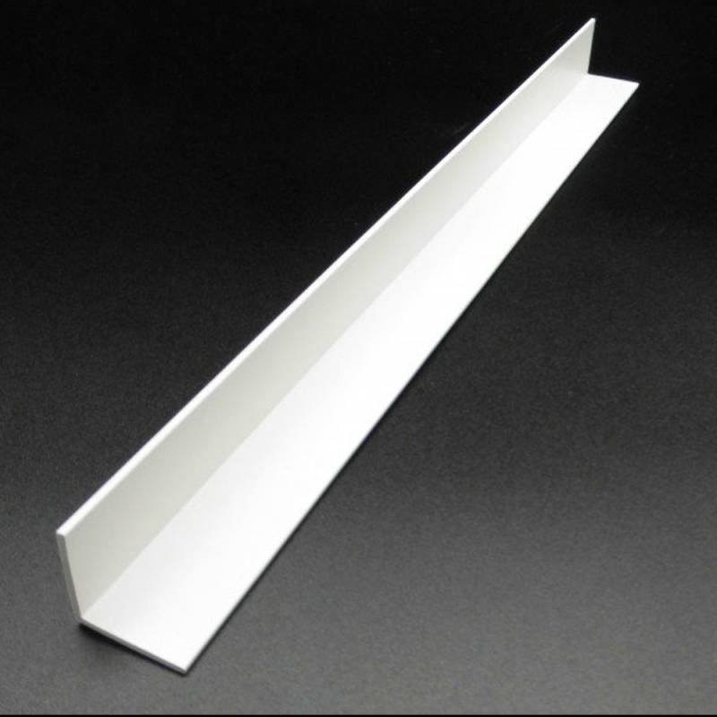 Winkel aus Kunststoff 100 cm 3 x 3 cm