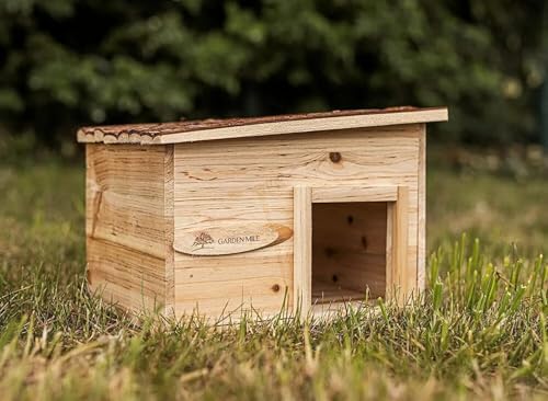 Garden Mile Igelhaus & Überwinterungsunterschlupf, langlebiges Holz, Raubtiersicher, für den Außenbereich, Futterstation und Dachabdeckung aus Filz, Vollholzbodenbelag, Garten, Igel, Wildtiere Garden Mile Igelhaus & Überwinterungsunterschlupf, langlebiges Holz, Raubtiersicher, für den Außenbereich, Futterstation und Dachabdeckung aus Filz, Vollholzbodenbelag, Garten, Igel, Wildtiere von garden mile