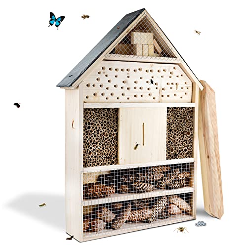 GARTENETAGE Insektenhotel XXL mit Schieferdach/Naturbelassenes, massives Insektenhaus & Bienenhotel/Insektenhotel zum Aufstellen mit Pfählen, witterungsbeständig/Marienkäferhaus, Schmetterlingshaus von gartenetage