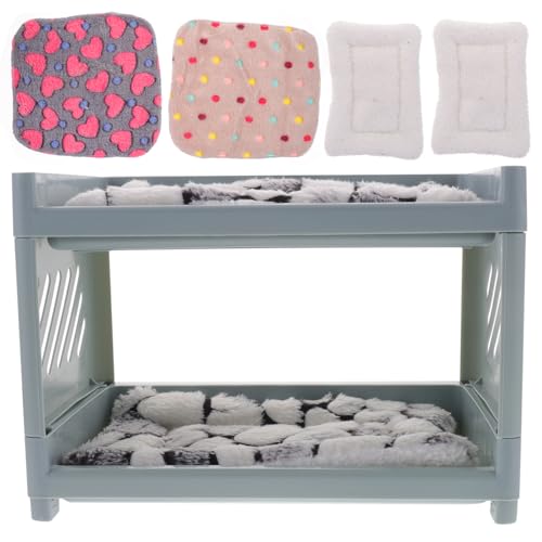 Multifunktionales Hamsterbett Mit Abnehmbarer Konstruktion - 2 Etagen Inklusive 2 Kissen Und 2 Decken Ideal Für Meerschweinchen Igel Und Kaninchen - Farben Zufällig Multifunktionales Hamsterbett Mit Abnehmbarer Konstruktion - 2 Etagen Inklusive 2 Kissen Und 2 Decken Ideal Für Meerschweinchen Igel Und Kaninchen - Farben Zufällig von iplusmile