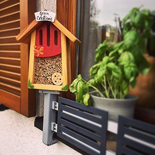 masu Insektenhotel für masu Basisset Blumenkastenhalterung inklusive Zubehör-Adapter, montiert auf Steher von masu Basisset masu Insektenhotel für masu Basisset Blumenkastenhalterung inklusive Zubehör-Adapter, montiert auf Steher von masu Basisset von masu - modular adapter system for urban gardening