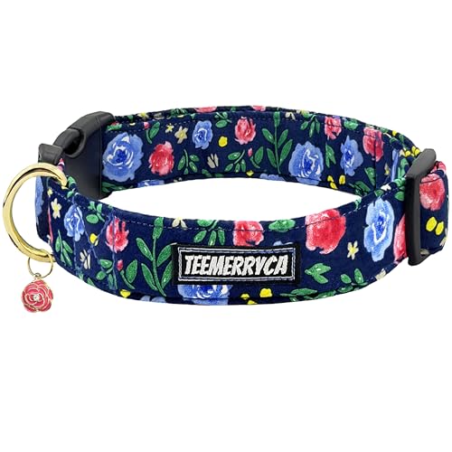 TEEMERRYCA Entzückendes Hundehalsband aus Baumwolle, mit Blumenmuster, schöne Blume, Marineblau, Haustierhalsband für weibliche kleine, mittelgroße und große Hunde, Mädchen mit Kamelien-Anhänger TEEMERRYCA Entzückendes Hundehalsband aus Baumwolle, mit Blumenmuster, schöne Blume, Marineblau, Haustierhalsband für weibliche kleine, mittelgroße und große Hunde, Mädchen mit Kamelien-Anhänger von teemerryca